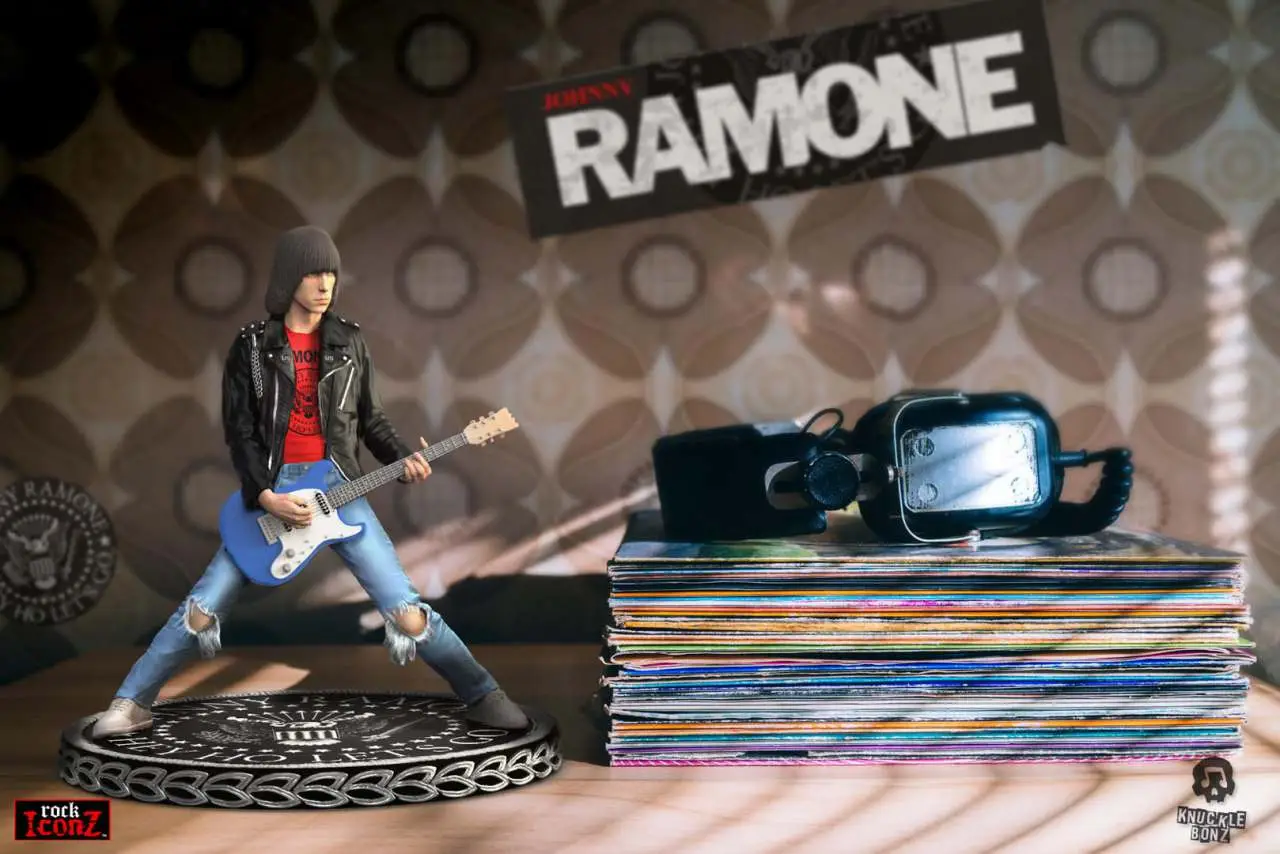 rock iconz johnny ramone statue