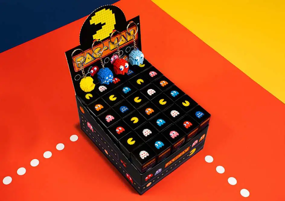 pac-man 40th ann keychain display (60)
