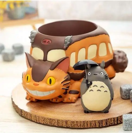 totoro nekobus & totoro diorama