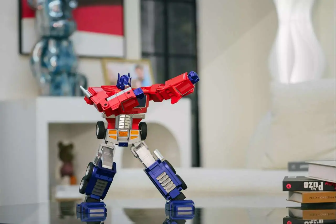 transformers optimus prime elite robosen figure