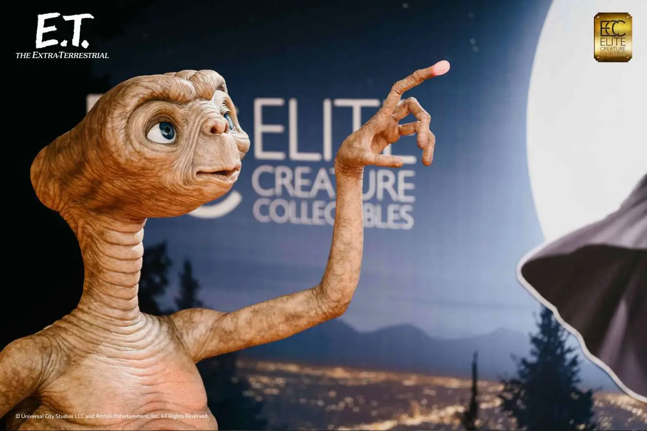 e.t. life-size statue (ecc)