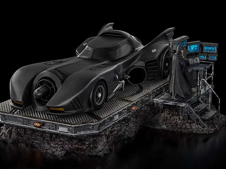 the flash movie batmobile dlx 1/10 statue