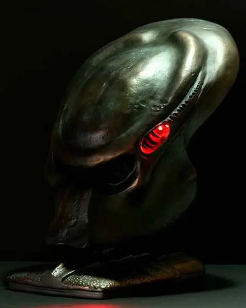 predator 2 1:1 scale bio helmet