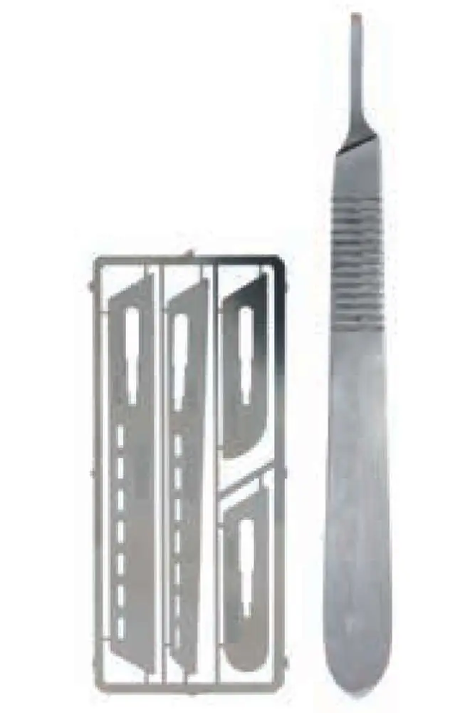 modelling saw with 4 scalpels